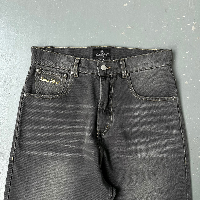 Calça Broken Planet Wide Leg Denim Jeans Washed Grey zoom em fundo real