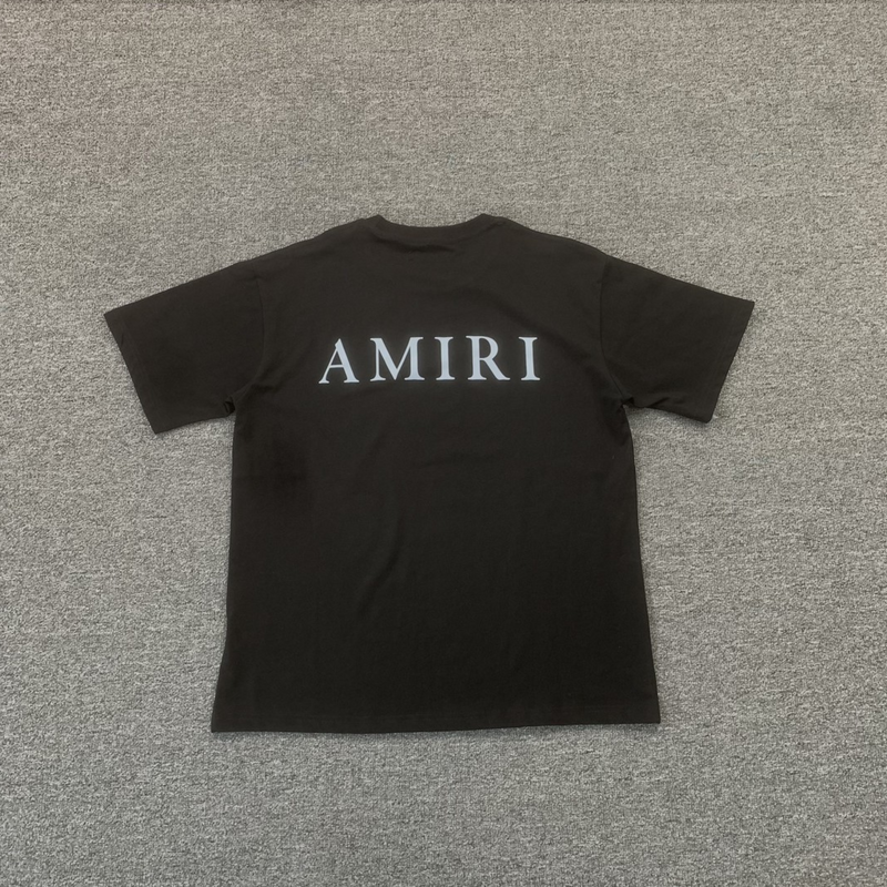 Camiseta Amiri Basic Logo Black tras em fundo real