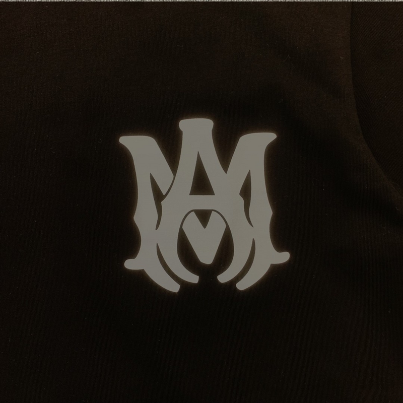 Camiseta Amiri Basic Logo Black zoom frente logo baixo