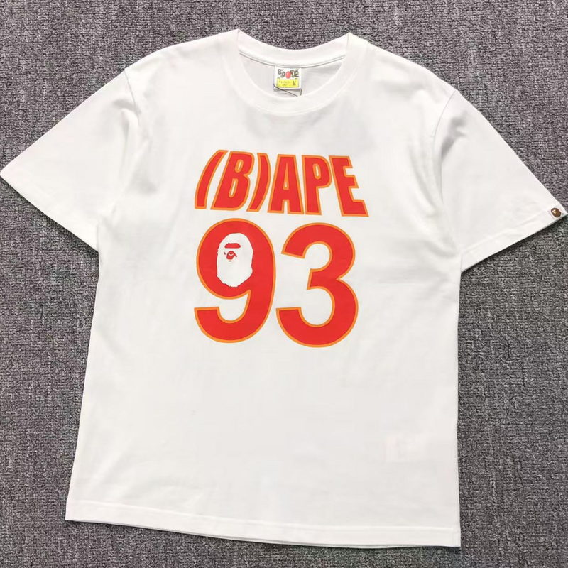 Camiseta Bape 93 White frente em fundo real
