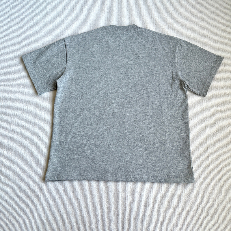 Camiseta Broken Planet Heather Grey Basic trás em fundo real