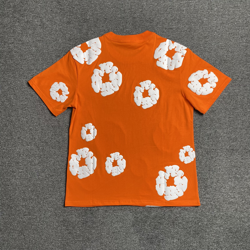 Camiseta Denim Tears Cotton Flowers Orange trás em fundo real