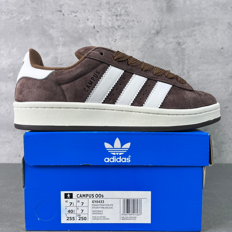 Tênis Adidas Campus 00s Brown par direito em fundo real
