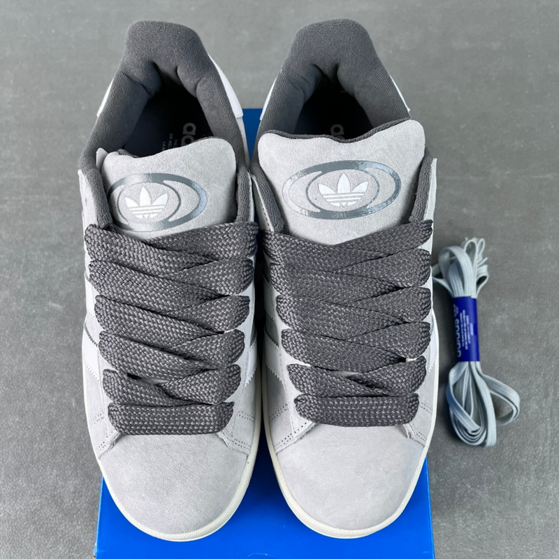 Tênis Adidas Campus 00s Grey cima em fundo real