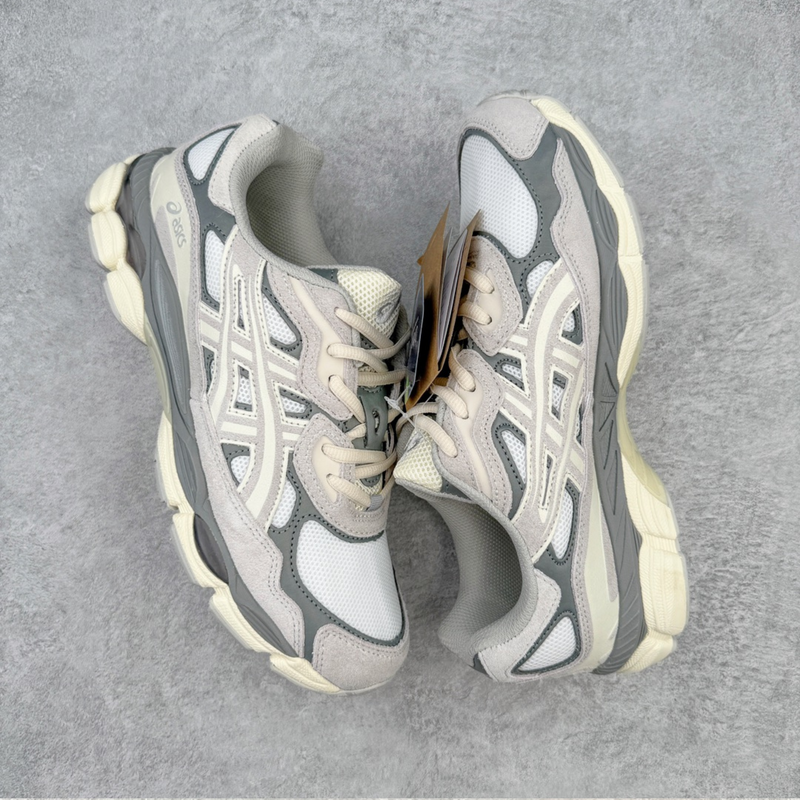Tênis Asics Gel NYC Oyster Grey frente em fundo real