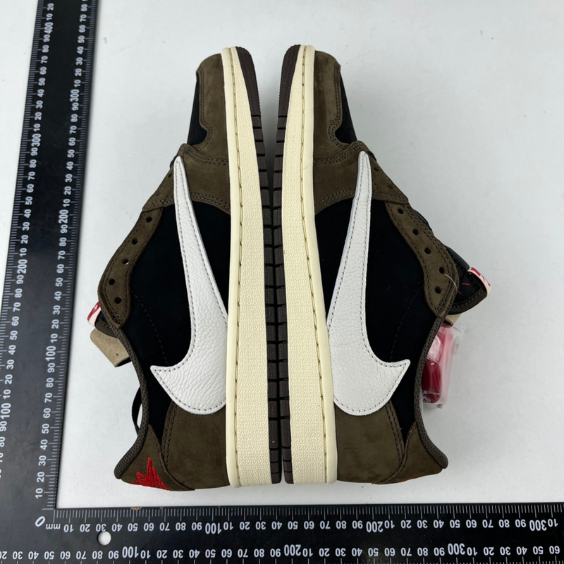 Nike Air Jordan 1 Low x Travis Scott Dark Mocha
