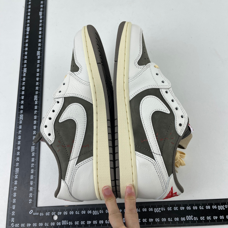 Nike Air Jordan 1 Low x Travis Scott Reverse Mocha