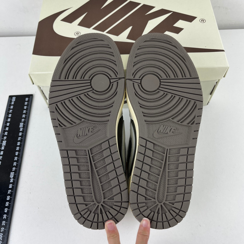 Nike Air Jordan 1 Low x Travis Scott Reverse Mocha