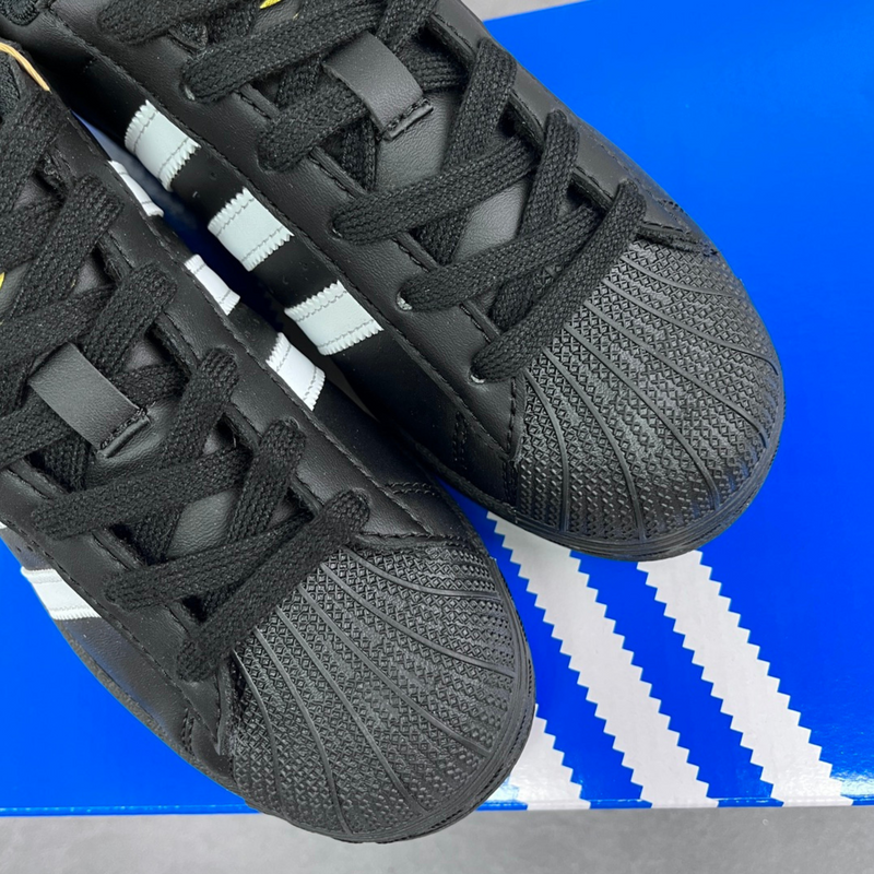Adidas Superstar Black bico fundo real